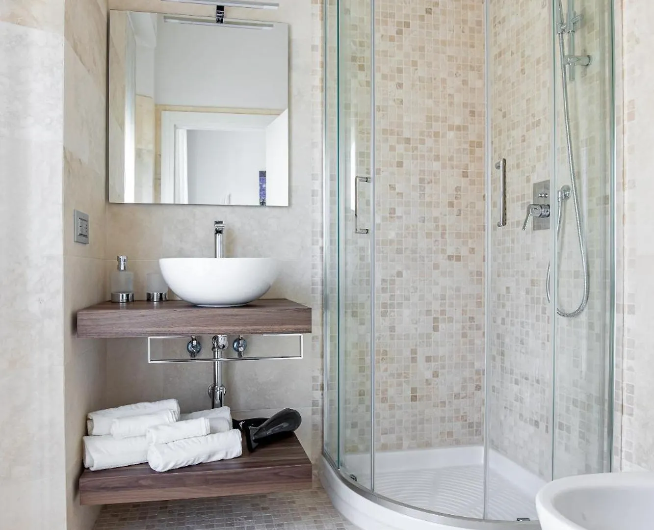 Elena House Apartments فياريجيو