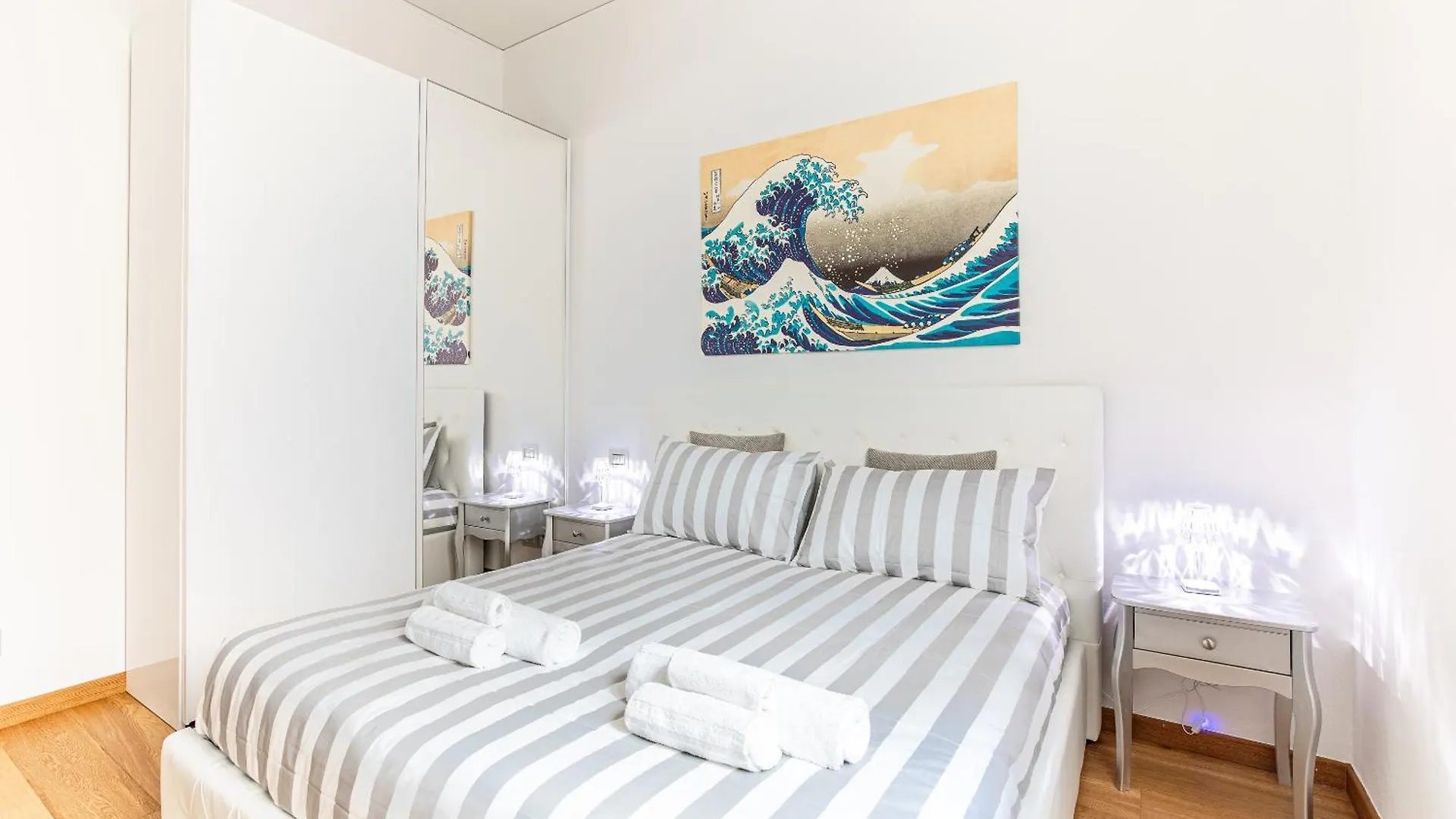 Elena House Apartments فياريجيو