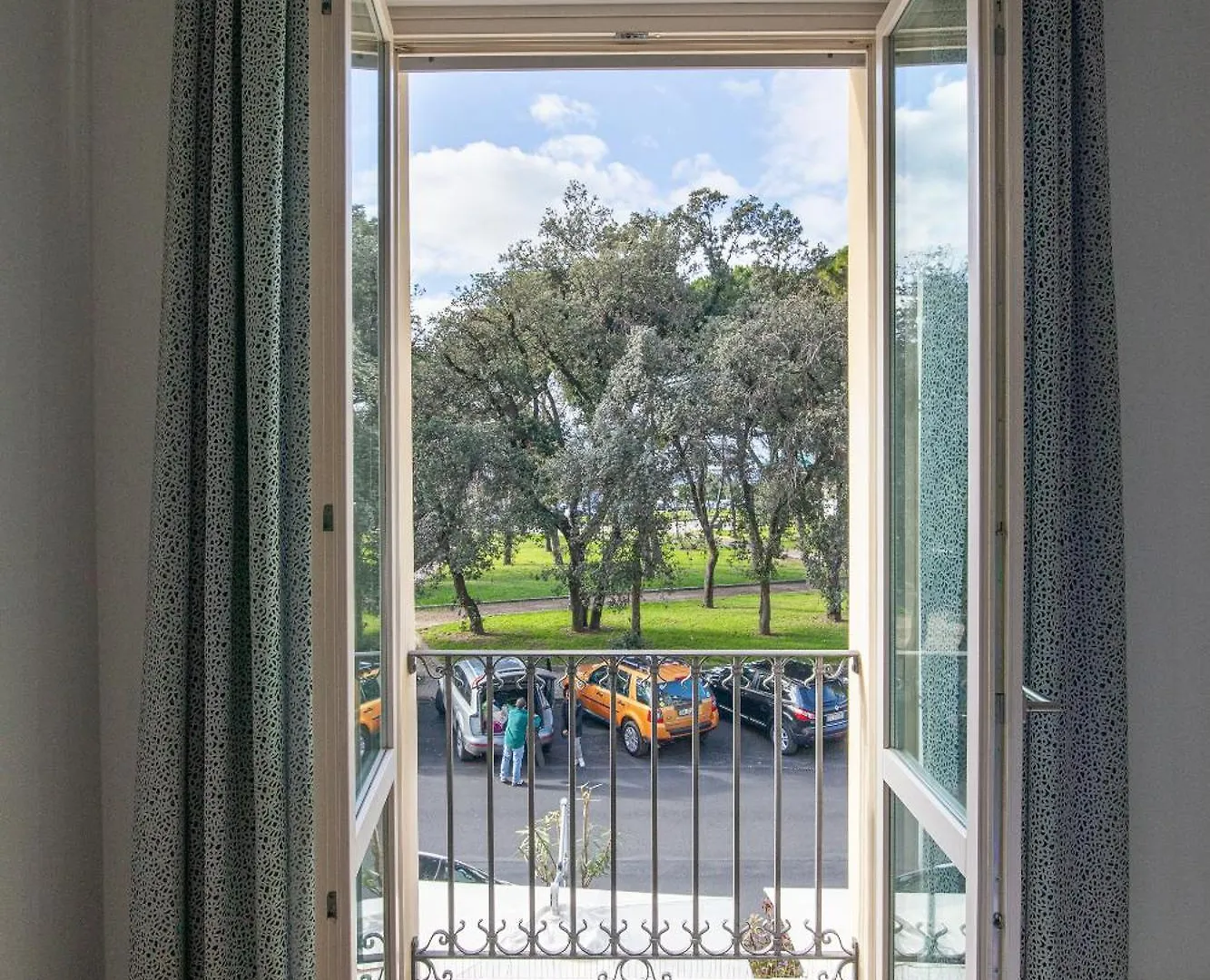 Elena House Apartments فياريجيو