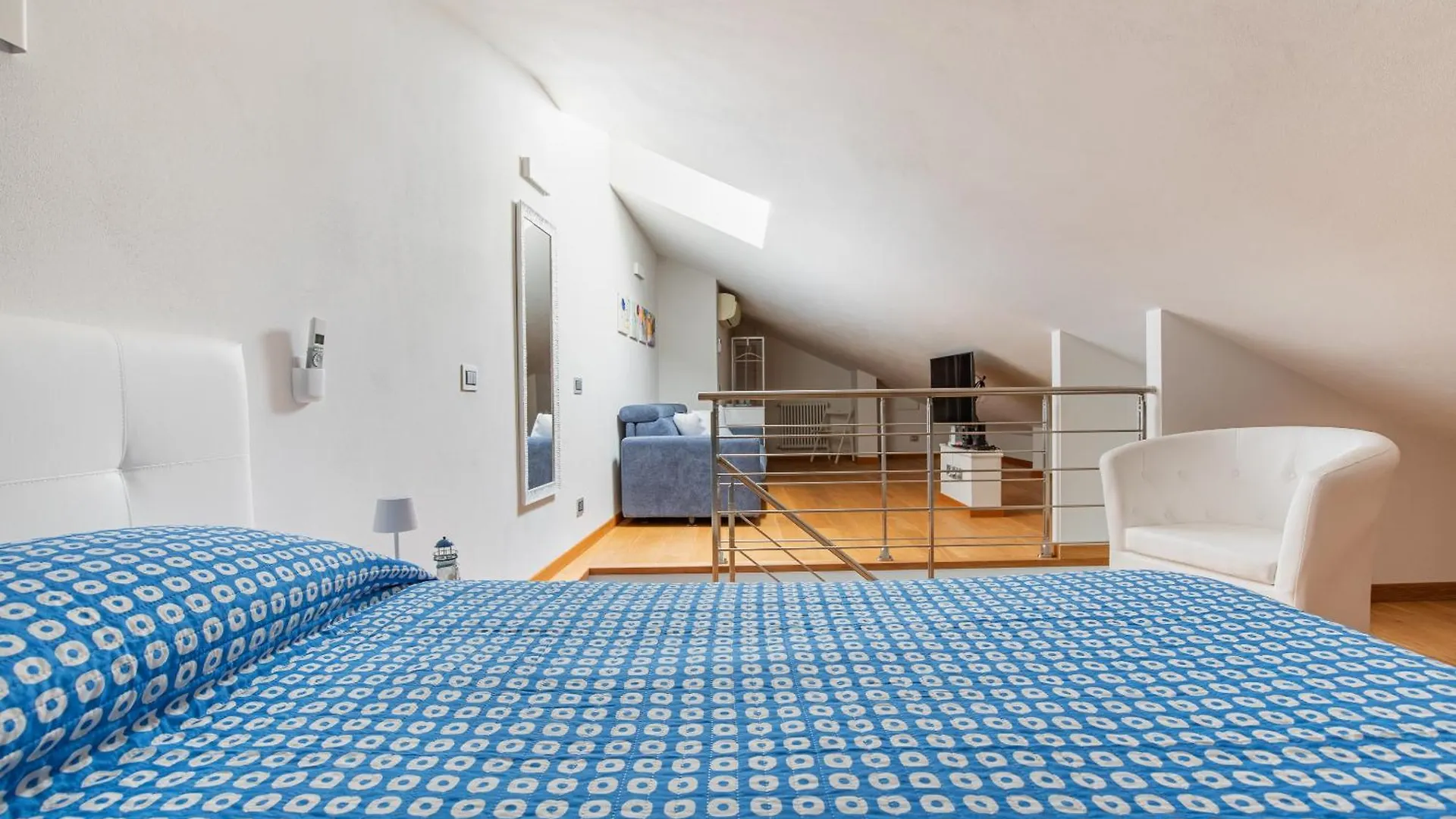 Elena House Apartments فياريجيو
